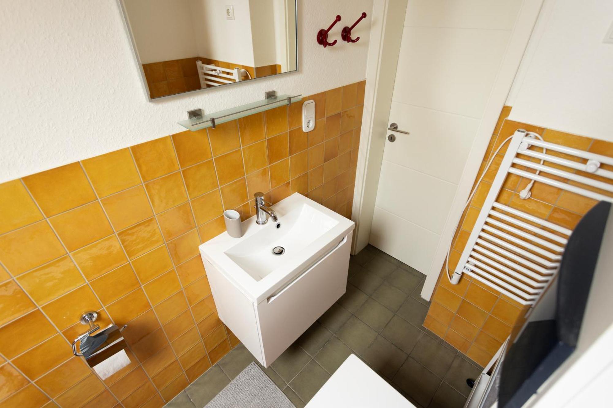 Ferienwohnung Big Flat With Fresh Renovation, Free Parking, Sonyps, Netflix Duisburg Exterior foto