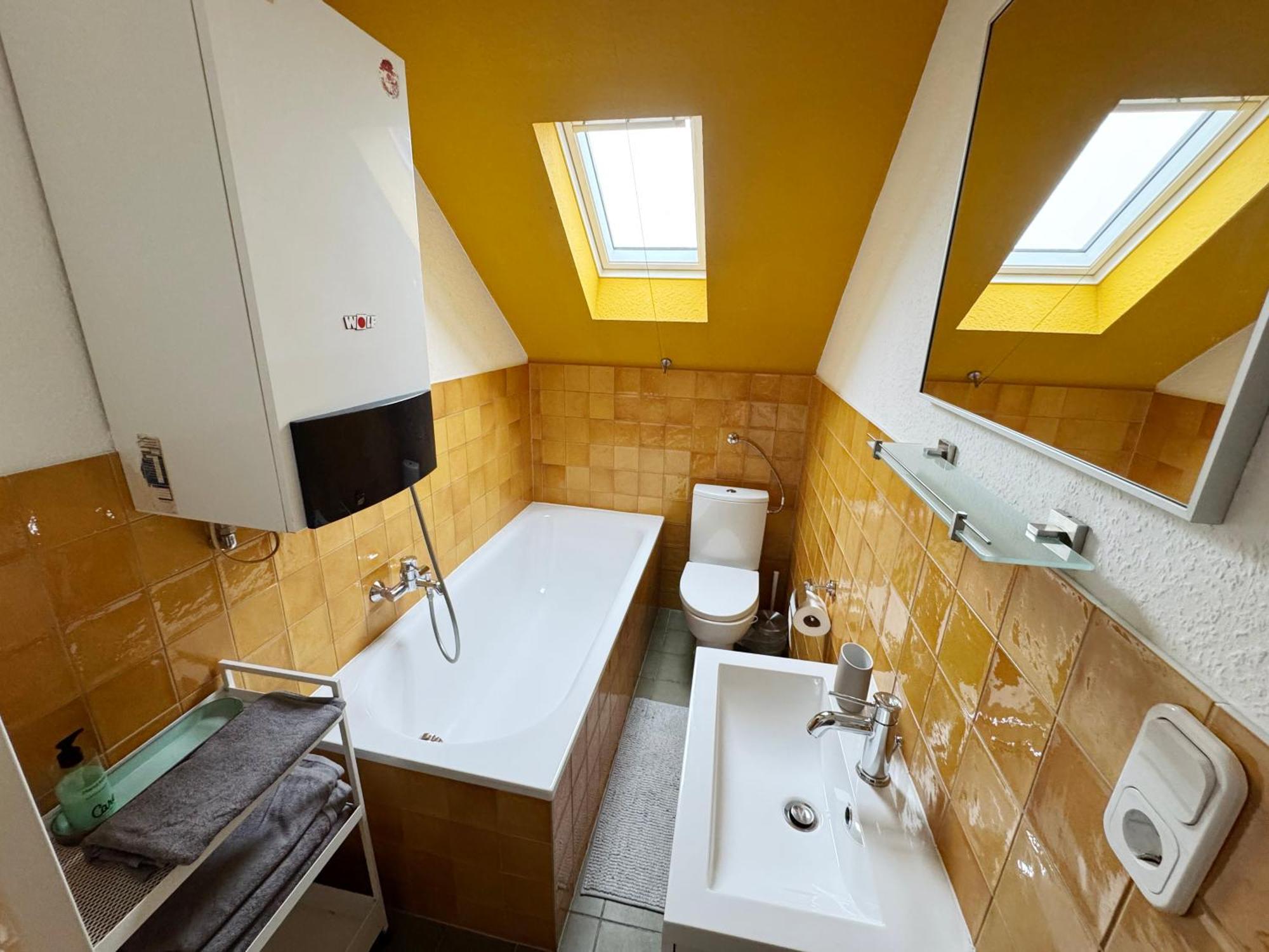 Ferienwohnung Big Flat With Fresh Renovation, Free Parking, Sonyps, Netflix Duisburg Exterior foto
